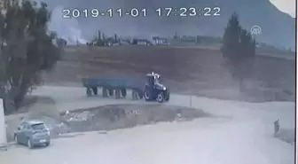 Elbistan'da otomobil ile traktör çarpıştı: 2 yaralı