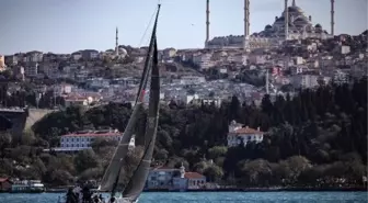 İstanbul Boğazı'nda yelkenli şöleni