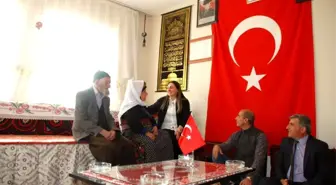 Pekmez'den şehit ailelerine ziyaret