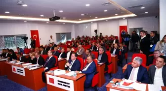 Beylikdüzü'nde Belediye Meclisi maskeleriyle dikkat çekti