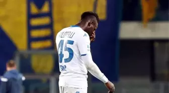 Mario Balotelli: Irkçı tezahürat sonrası Verona'ya tribün kapatma, fanatik tribün liderine 11 yıl...