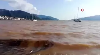 Yağmur sonrası denizin rengi değişti