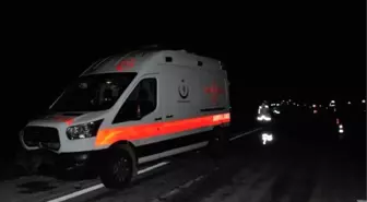 Ambulans domuza, arkasındaki otomobil de ambulansa çarptı: 3 yaralı