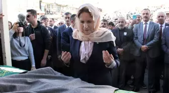 Akşener kazada ölen il başkanının cenaze törenine katıldı