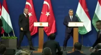 Erdoğan: 'Ticaret hacmimizi 6 milyar dolar seviyesine çıkarmak için sayın başbakanla aramızda bir...