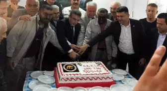 Madenciler üretimin artmasını pastayla kutladı