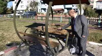 Parkta, belediye başkanını isyan ettiren manzara