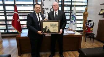 Sağlık Sen'den Kazım Kurt'a ziyaret