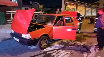 Seyir halindeki otomobilde çıkan yangını itfaiye söndürdü