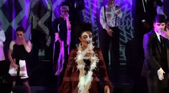'Üç Kuruşluk Opera'Adlı müzikli oyun Cihangir Atölye Sahnesi'nde