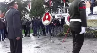 Tokat inşaat iskelesinde ata'ya saygı duruşu