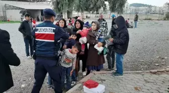 Ayvalık'ta Afganistan uyruklu 85 düzensiz göçmen ve 2 organizatör zanlısı yakalandı