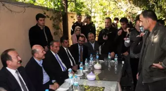 Bakan Soylu Cizre'de esnafı ziyaret edip vatandaşlarla çay içti