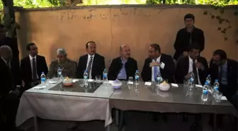 Bakan Soylu Cizre'de esnafı ziyaret edip vatandaşlarla çay içti