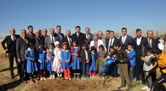 Bulanık'ta fidan dikimi