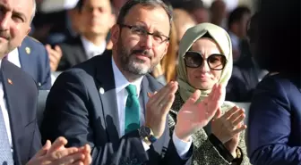 Kasapoğlu sporcu ve genç gönüllülerle fidan dikti, destek Yusuf İslam'dan geldi