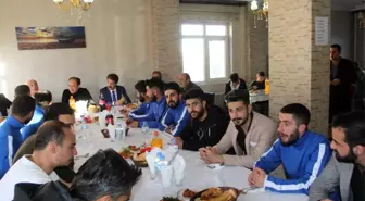 Kaymakam Solak futbolcularla bir araya geldi