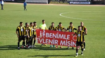 Maçta sürpriz evlenme teklifi