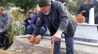 Manisa'da şehit annesi toprağa verildi