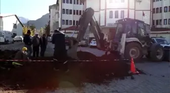 Oltulular, doğal gaz hattının mahallelerine ulaşmasını kurban keserek kutladılar