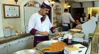 Onlarca baklavacıyı 'ucuz tepsi' tuzağıyla kandırdılar