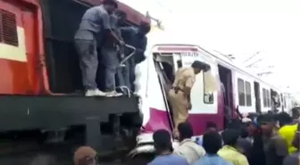 Hindistan'da iki tren çarpıştı: 12 yaralı