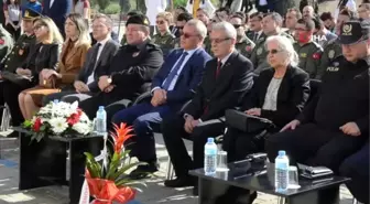 Oğlunun isminin verildiği okulda gözyaşlarını tutamadı