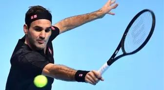 Roger Federer ilk galibiyetini aldı