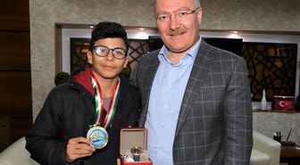 Şampiyondan Başkan Bilgin'e ziyaret