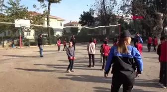 Düzce'de polis ile öğrencileri kaynaştıran proje