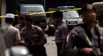 Endonezya'da canlı bomba saldırısı: 6 yaralı