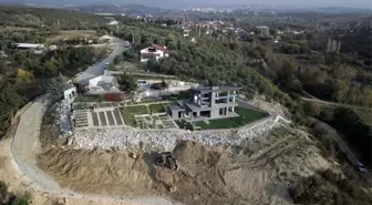 Kaçak villa yıkıldı