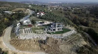 Kaçak villa yıkıldı