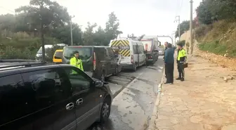 Muğla'da zincirleme trafik kazası: 3'ü öğrenci 9 yaralı