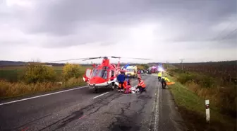 Slovakya'da yolcu otobüsü ile kamyon çarpıştı: 12 ölü, 17 yaralı