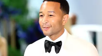 Amerikan People dergisi, oyuncu ve şarkıcı John Legend'ı 'hayattaki en seksi erkek' seçti