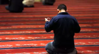 Namaz sureleri nelerdir ve namaz sureleri sırası nedir? Namazda okunan sureler hangileridir? Namaz sureleri dinle!