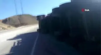 Trafik kazasında tırda sıkışan 2 yaralı vatandaşlar tarafından böyle kurtarıldı