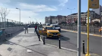 Pendik'te hastane önünde tartıştığı yolcu taksiciyi bacağından vurdu