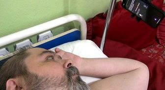 Doktorların 2 yıl ömür biçtiği Ali, Siri ile hayata tutundu