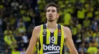 Nando de Colo'ya büyük onur