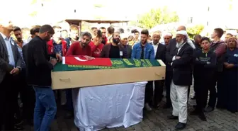 Akçakale'ye atılan roketle şehit olan vatandaş gözyaşlarıyla defnedildi