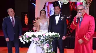 Bakan Çavuşoğlu, golf hocasının nikah şahidi oldu