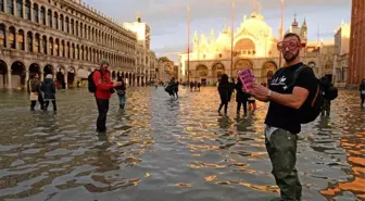 Venedik'te tarihi San Marco Meydanı sular altında kaldı