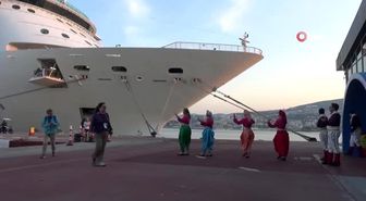 Dev kruvaziyer Kuşadası'na 2 bin 255 yolcu getirdi