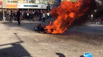 İran'da protestolarda 12 kişi hayatını kaybetti