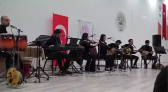 Müzik öğretmenleri meslektaşları için konser verdi