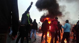 İran'da Hamaney'e yakın gazete, protesto liderlerinin 'idamla' yargılanacağını yazdı
