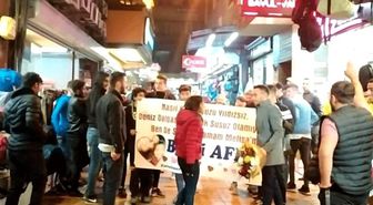 Çılgın aşık davul ve meşalelerle kız arkadaşından af diledi