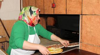 Tescilli Bafra pidesine kadın eli değdi